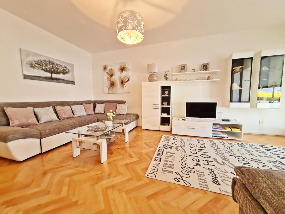 Beach Apartment Ivana Omis Exterior photo