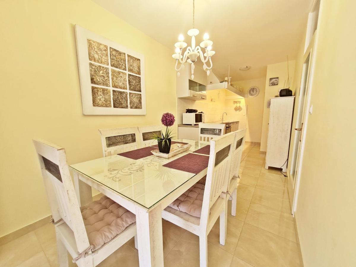Beach Apartment Ivana Omis Exterior photo